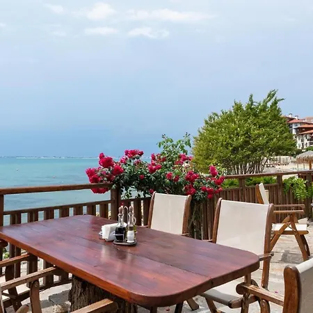 Apartment къща на брега на морето влас, Garden Of Eden *