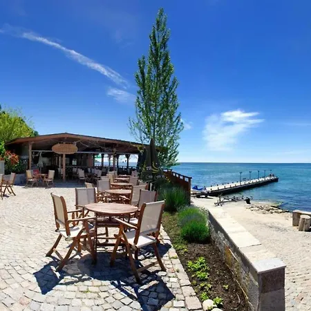 къща на брега на морето влас, Garden Of Eden Apartment *