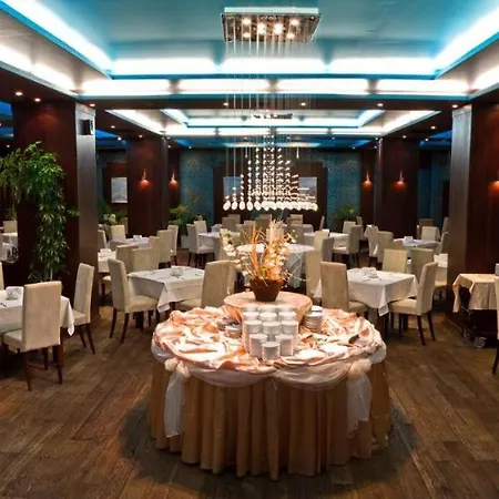 къща на брега на морето влас, Garden Of Eden Apartment Sweti Wlas