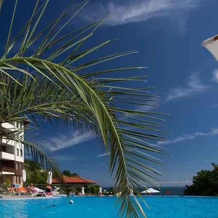 къща на брега на морето влас, Garden Of Eden Apartment Sweti Wlas